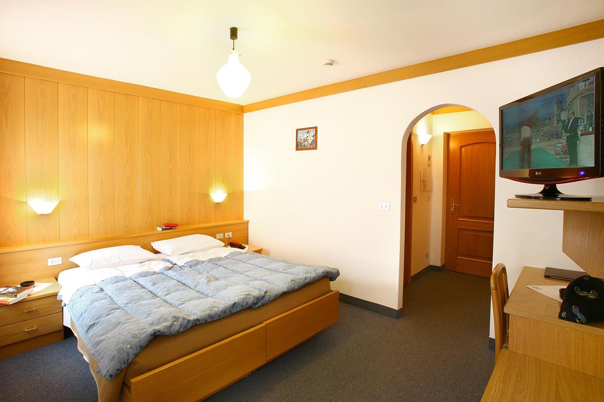 Hotel Fiorenza Campitello di Fassa Esterno foto