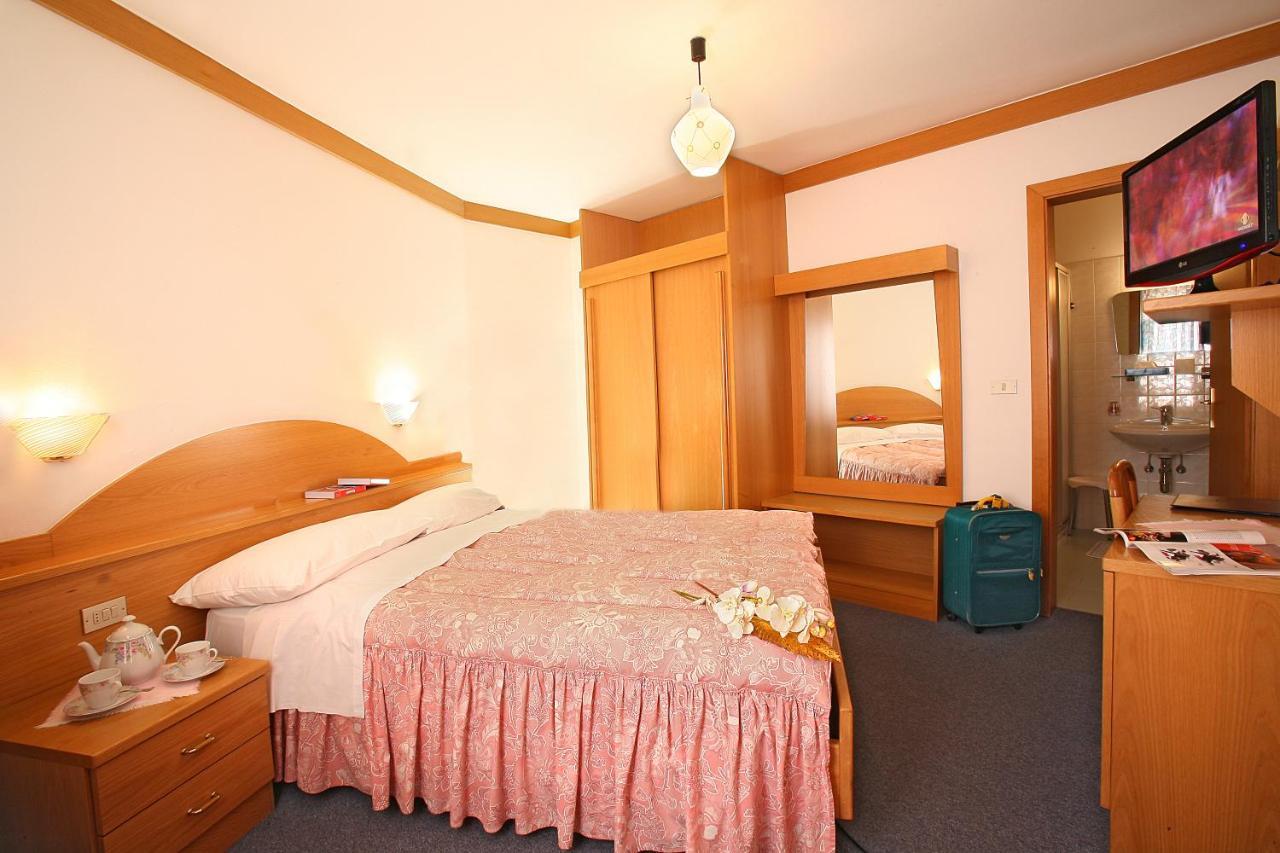 Hotel Fiorenza Campitello di Fassa Esterno foto